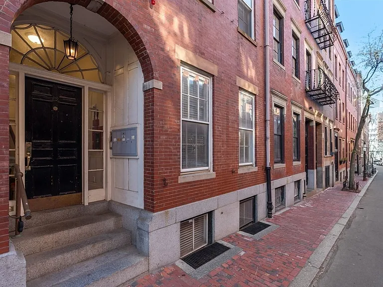 62 W Cedar St #3 — Photo 16