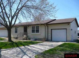 416 10th St S, New Ulm, MN 56073