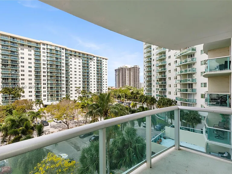 19380 Collins Ave #507 — Photo 12