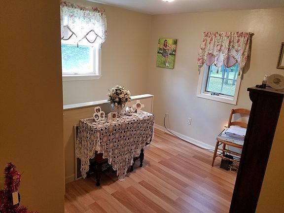 5th image of 10 Blackberry Patch Rd