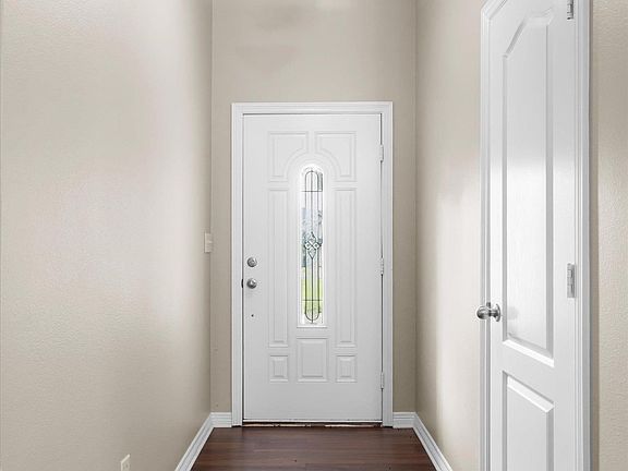 2nd image of 3121 Vineyard Ave