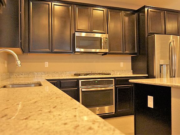 5th image of 8085 Green River Knob St