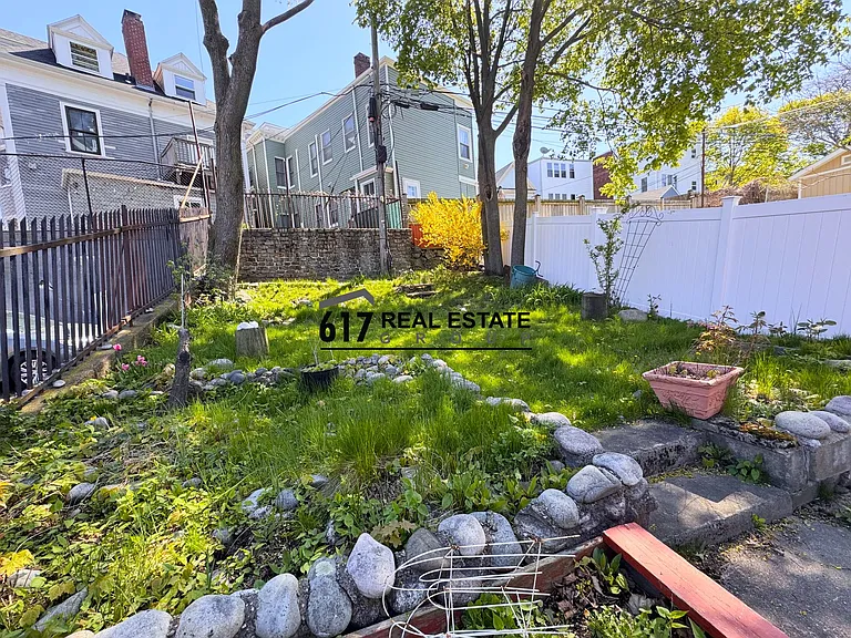 235 E Eagle St #3 — Photo 6