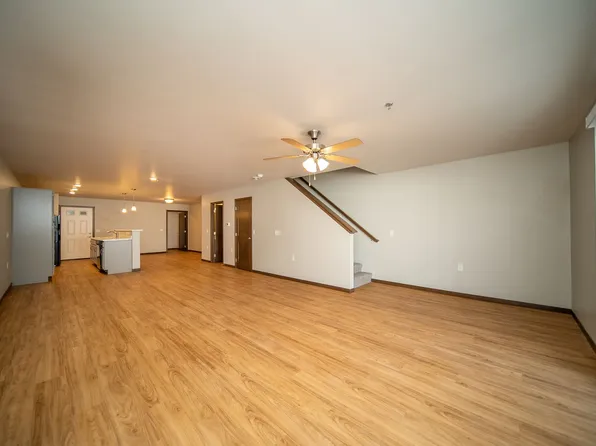 4822 S Hosta Ave, Sioux Falls, SD 57110