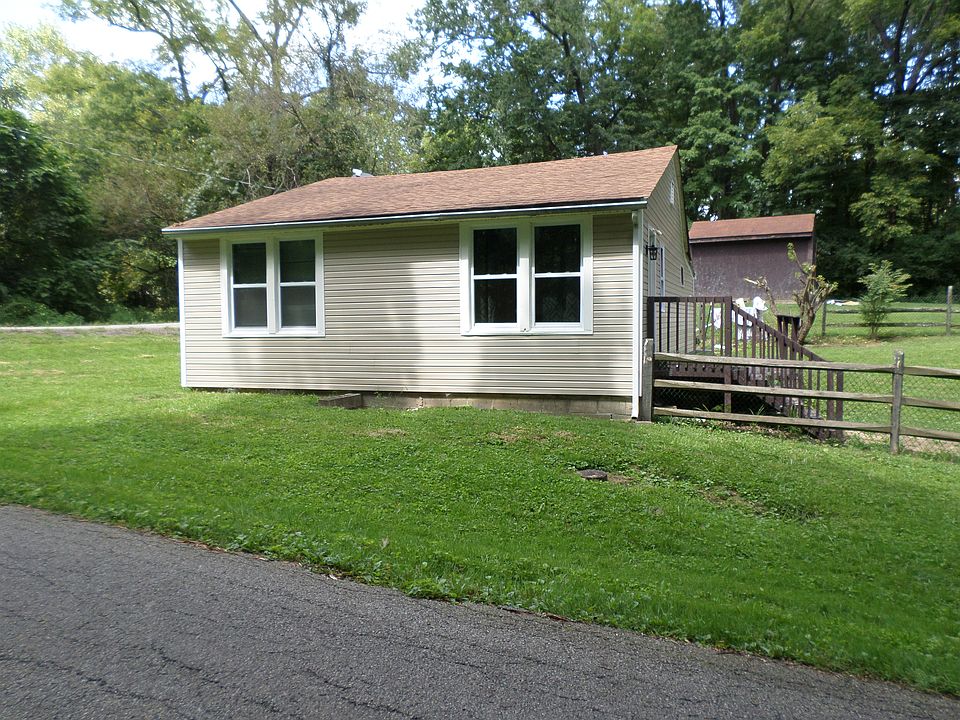 1st image of 2296 Holly Rd
