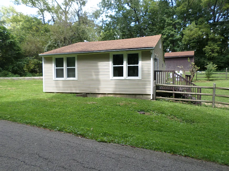 2296 Holly Rd