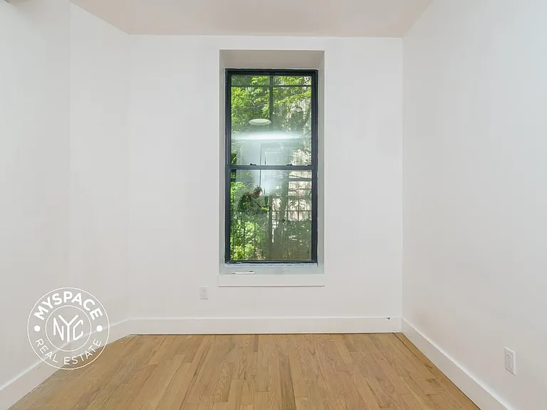 1027 Putnam Ave #1C — Photo 10