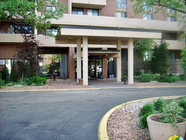 1st image of 465 W Dominion Dr Unit 804
