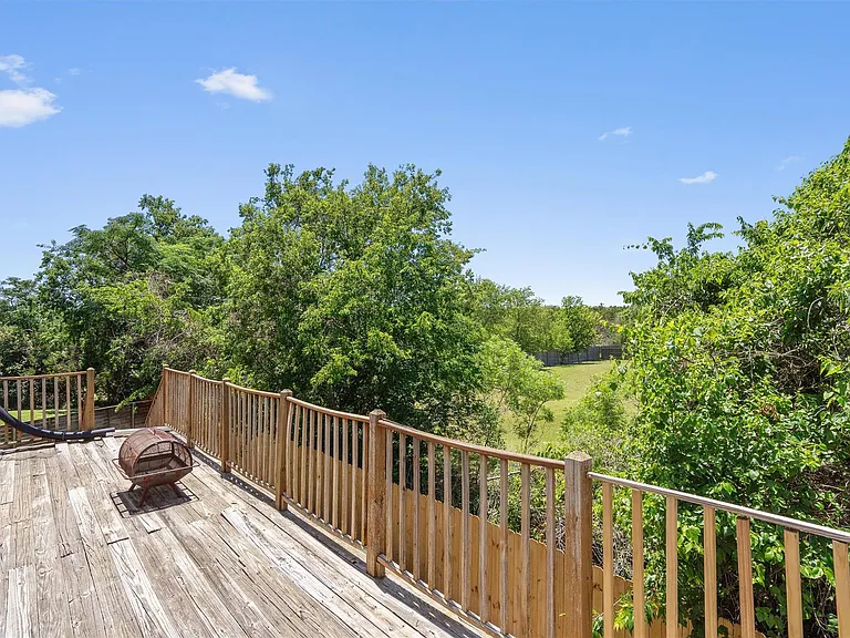 201 Covala Dr — Photo 40