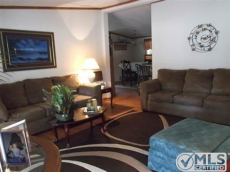 3rd image of 28 Springwood Blvd #1