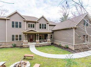 13725 S Rainbow Dr, Gregory, MI 48137