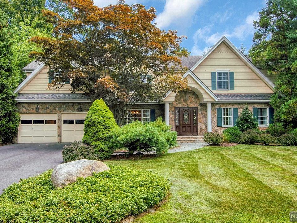 1st image of 560 Dale Ct