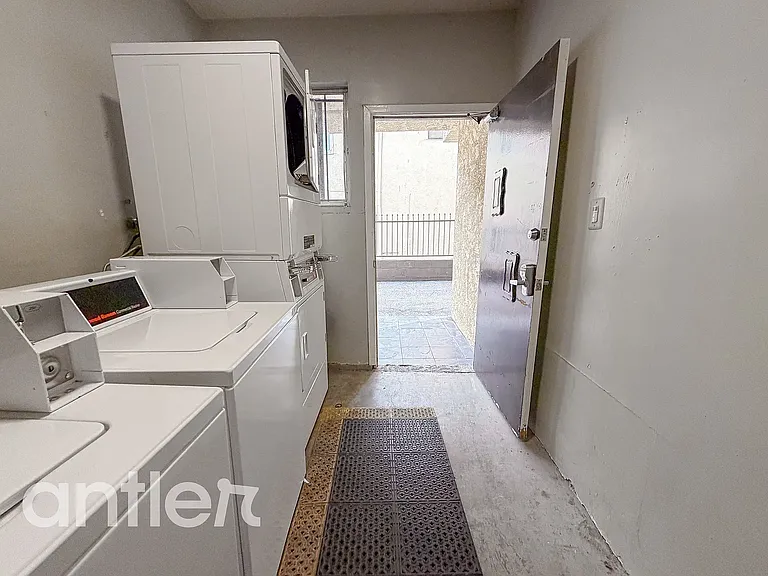 14271 Dickens St #A8 — Photo 17