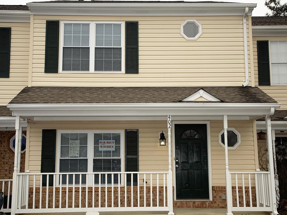 Remodeled! New Paint, Carpet, and Appliances
