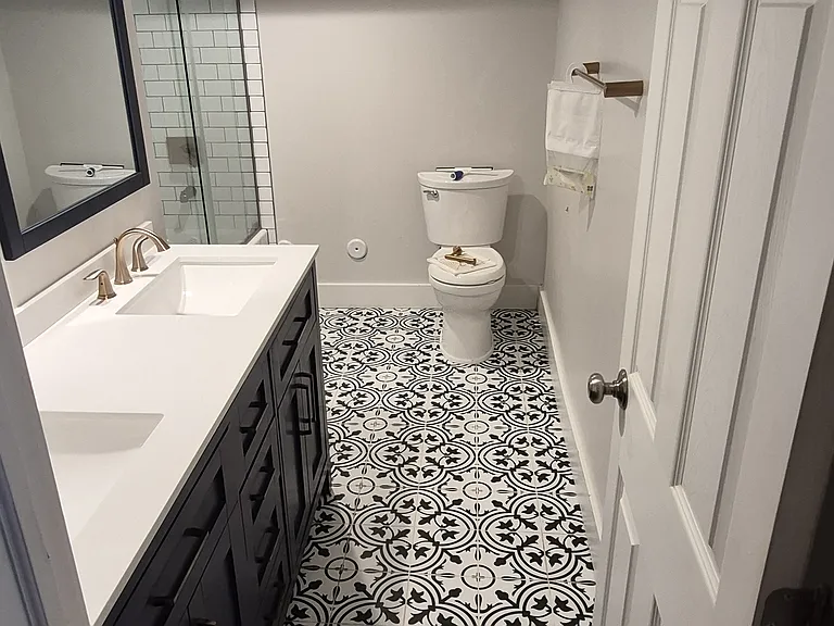 2095 Otis St — Photo 4