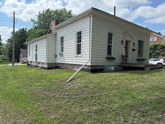 2nd image of 520 8th St