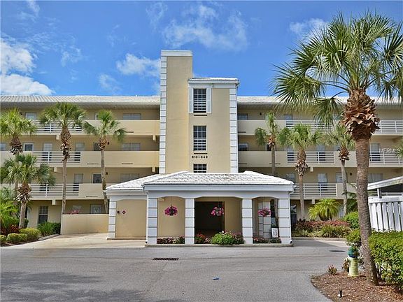 2nd image of 810 Wexford Blvd #810