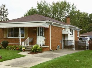 23061 Recreation St, Saint Clair Shores, MI 48082