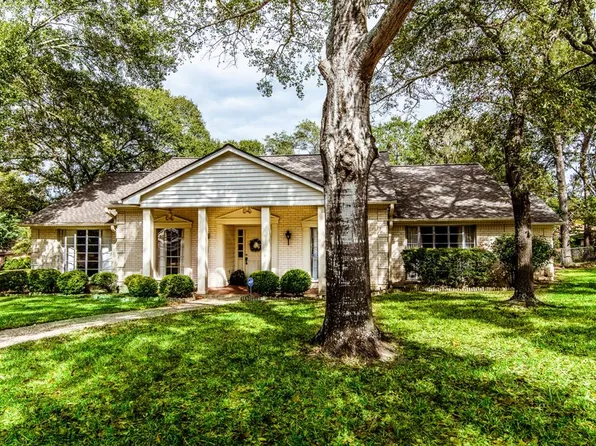 201 Hickory Dr, Huntsville, TX 77320