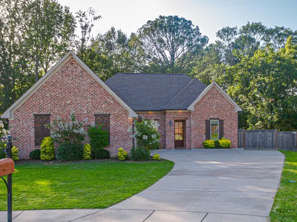 49 Waterstone Way, Clinton, MS 39056