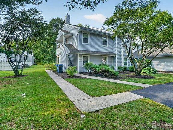 2nd image of 51 Woodmere Dr