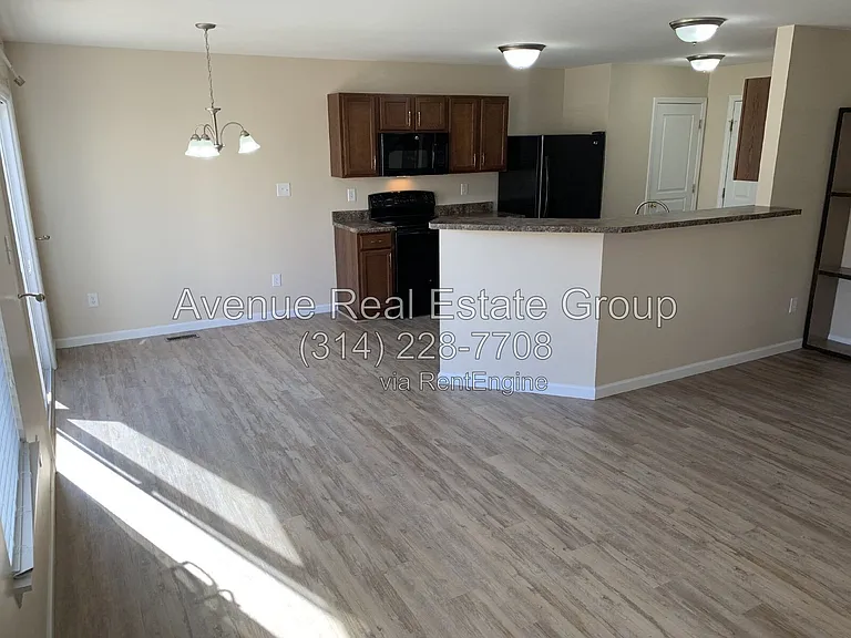 554 Parkgate Dr — Photo 10
