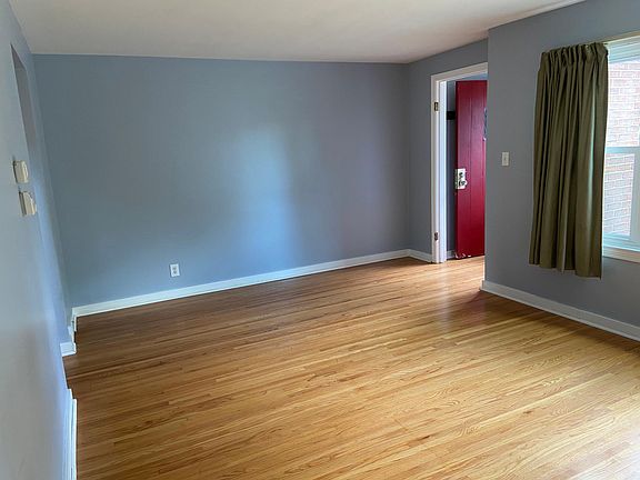 2nd image of 38 Harvest Ave