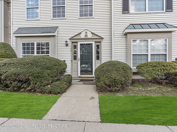 5th image of 73 Arlington Ct #10