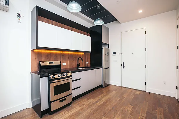 Rented by Nooklyn NYC LLC | media 73