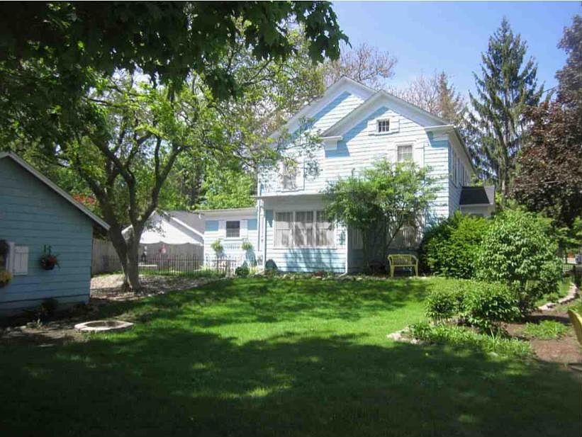 1st image of 107 W Green St