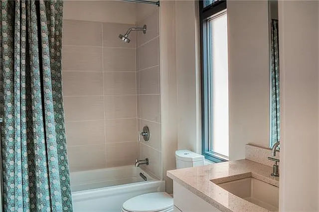 749 Baronne St #300 — Photo 19