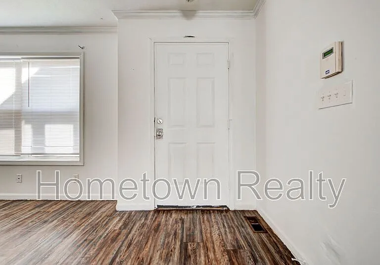 2701 S Phillips Ave — Photo 5