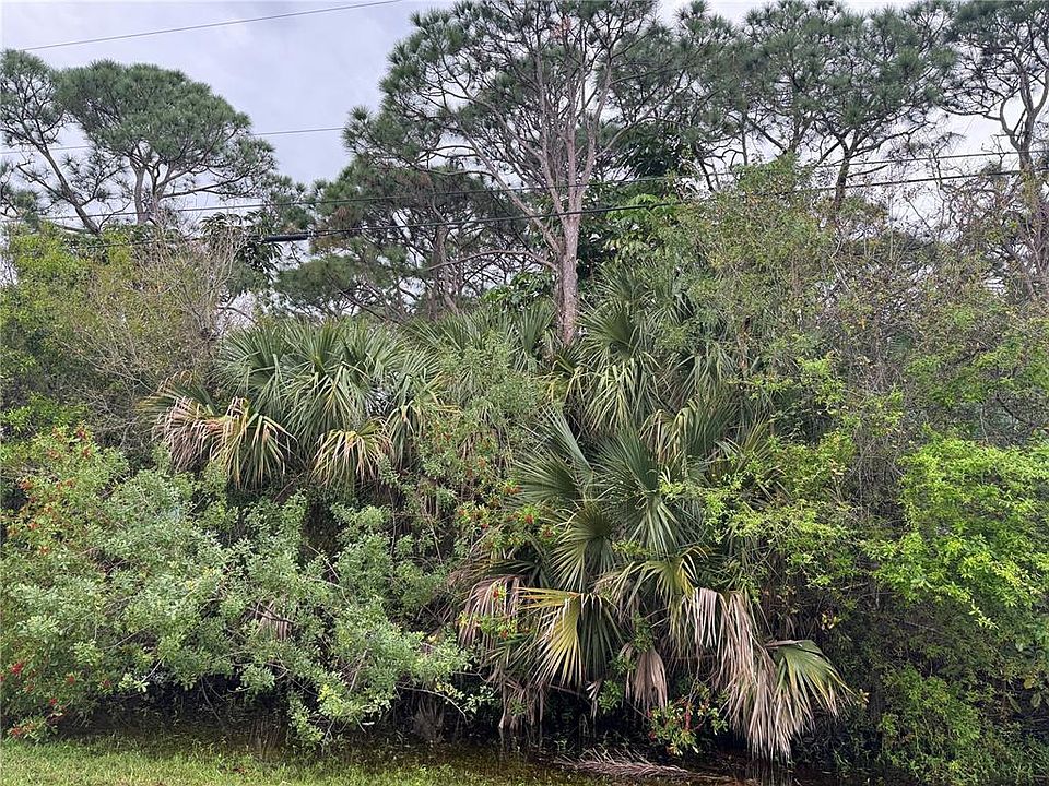 1st image of 5711 Myrtle Dr #28