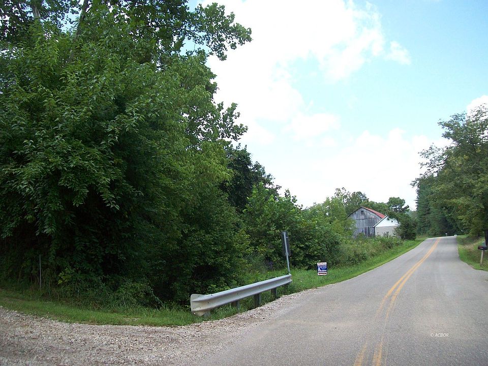 2nd image of Carpenter Hill Rd