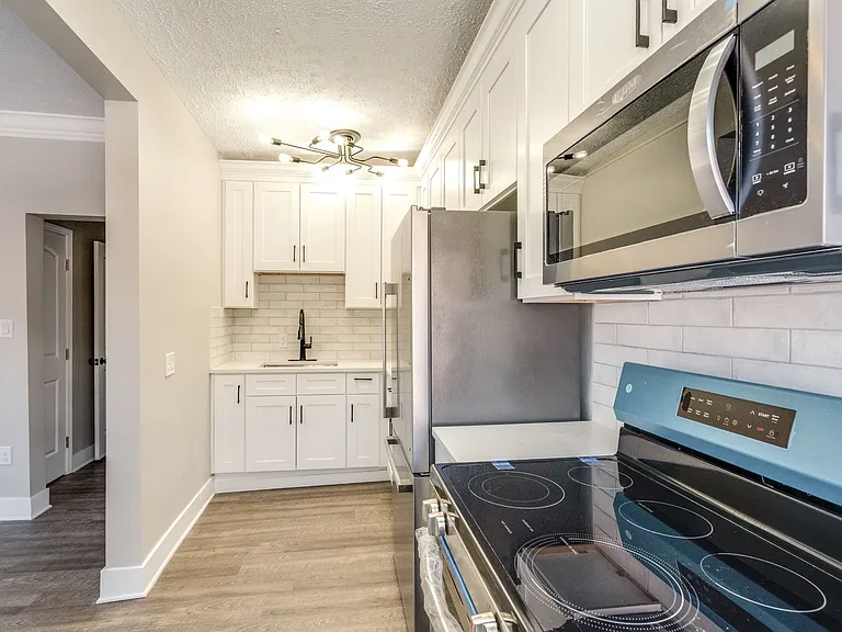 3209 Archwood Avenue 3773 West 33rd St — Photo 42