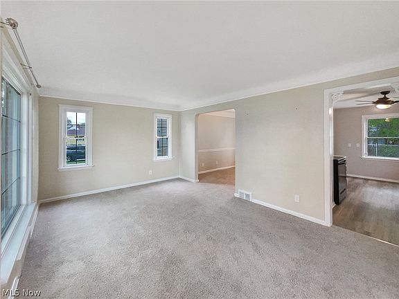 4th image of 8106 Parmenter Dr