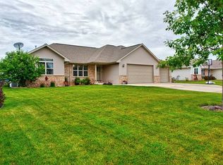 3510 Leeds Castle Dr, Green Bay, WI 54313