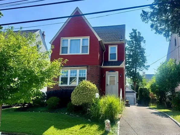 79 Amherst Rd, Valley Stream, NY 11581