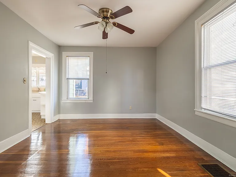 216 Howard Ave — Photo 6