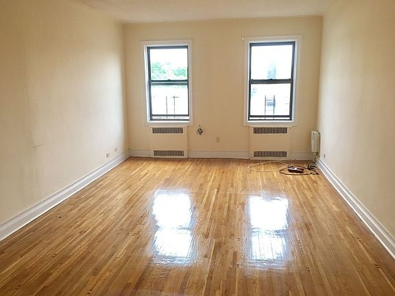 3rd image of 8724 115th St APT 3A