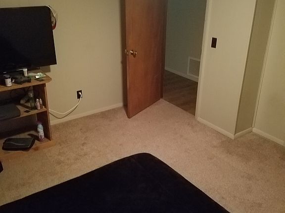 4th image of 808 2nd Ave NE