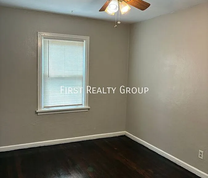 207 Ashwood Ave — Photo 5