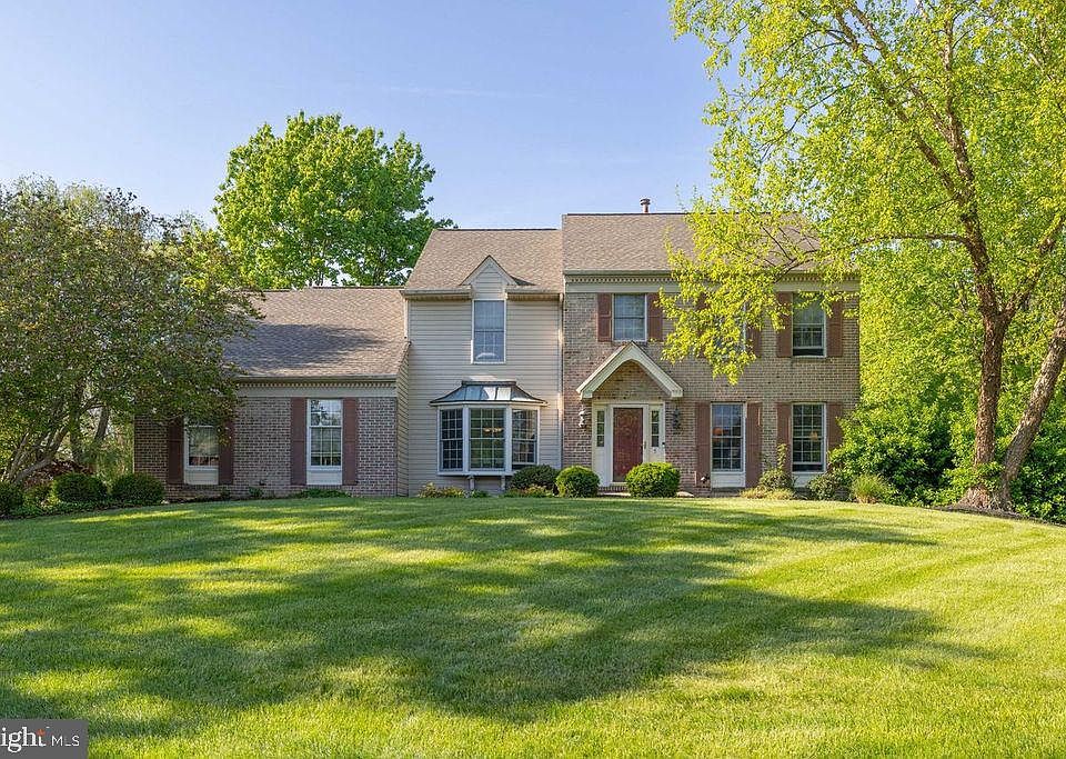 1st image of 5 Kingbury Ct