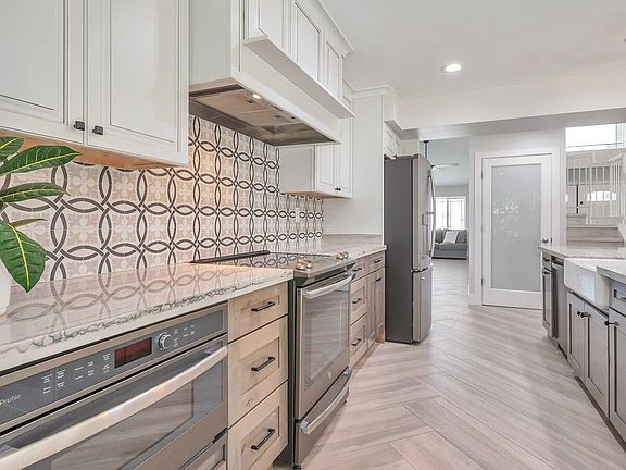 5th image of 4818 E Dartmouth Circle