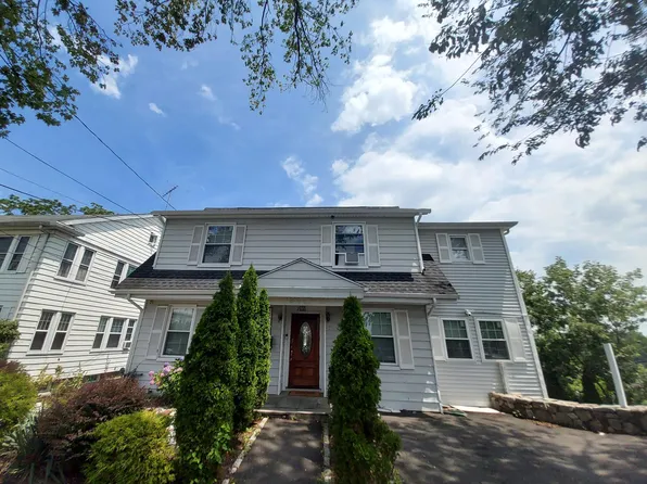 21 Hundley Ct, Stamford, CT 06902