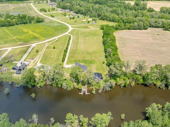 7550 Bayou Dr, Bastrop, LA 71280