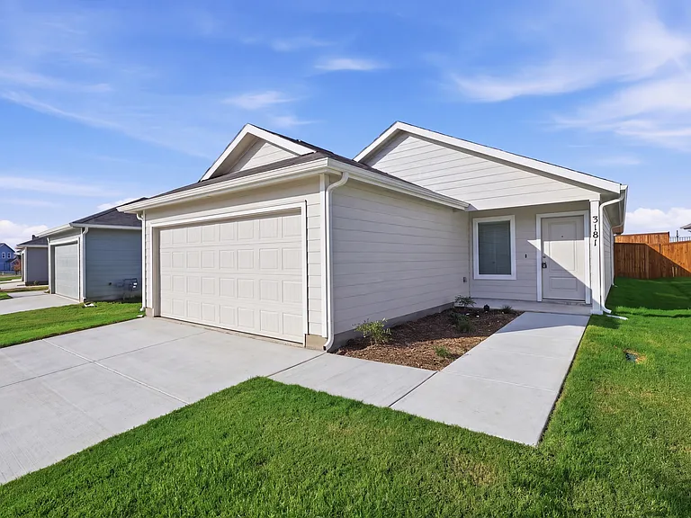 3181 Campeiro Ave — Photo 2