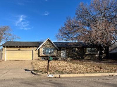 8220 E Peach Tree Ln, Wichita, KS, 67207