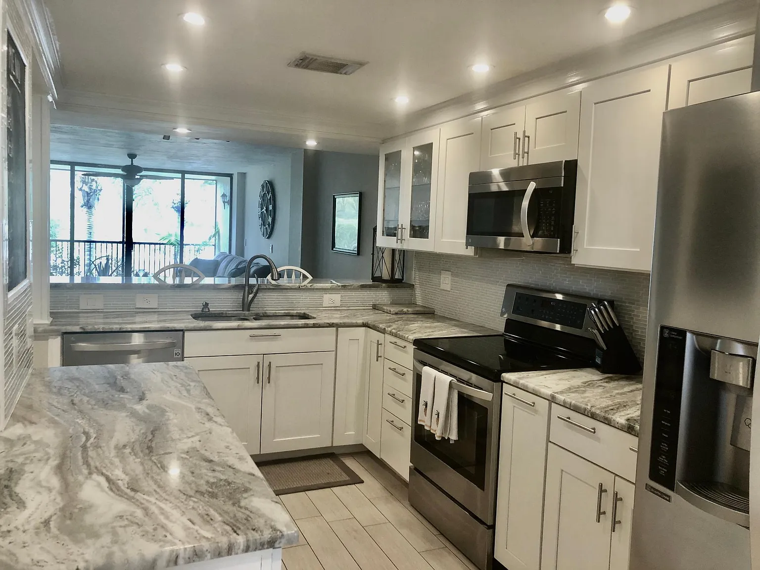 21 Royal Palm Way — Photo 3