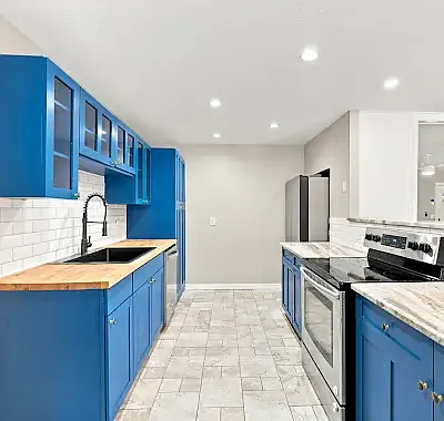 1201 E Chelsea St — Photo 9